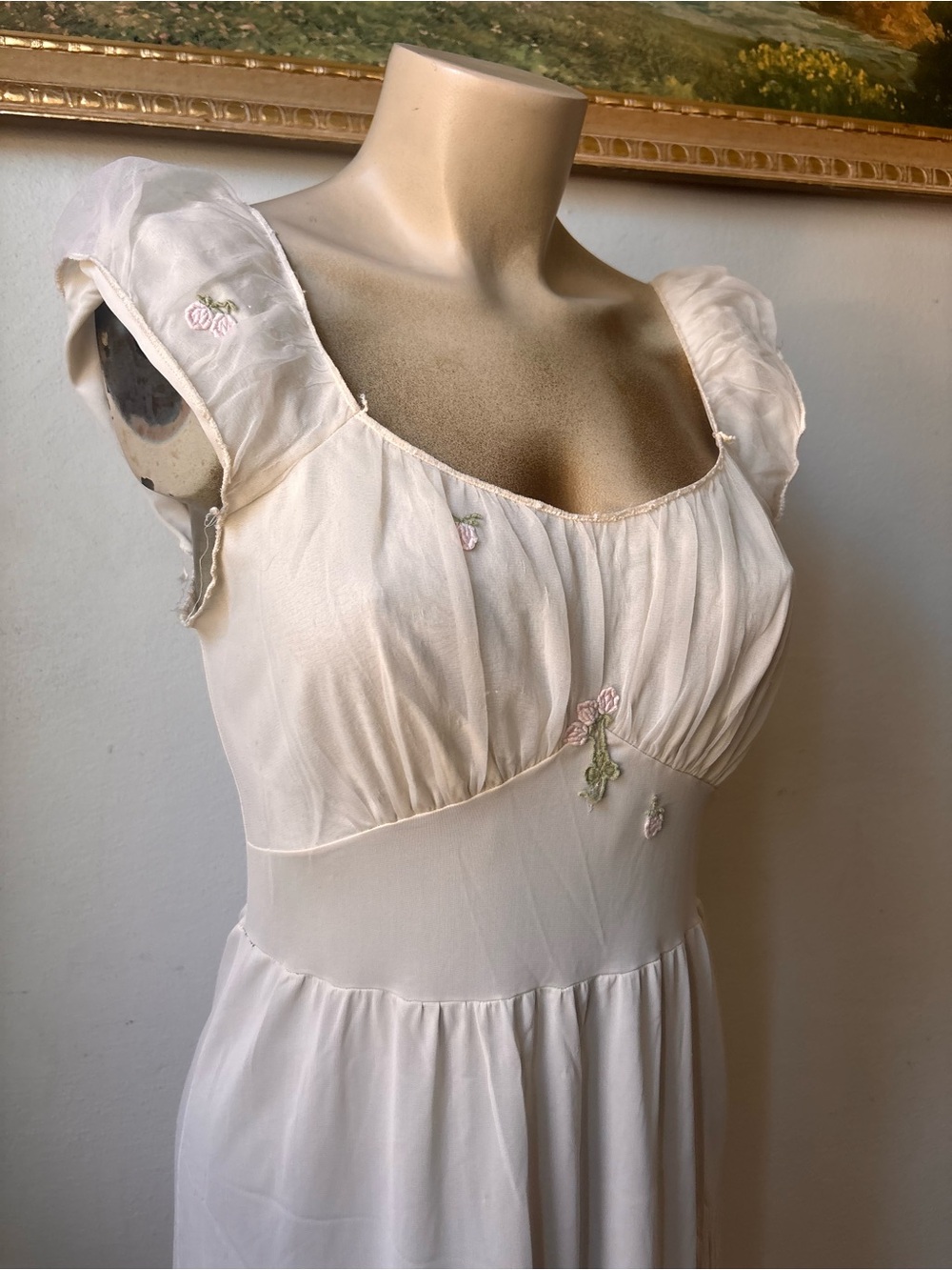 Antique 1950s Floral Embroidered Dress - Picture 4 of 7